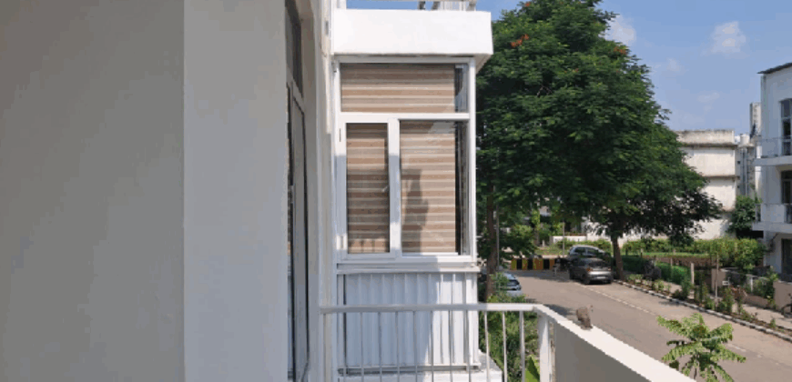 THREE BHK LUXURY FLOOR FOR SALE VATIAKA CITY GURGAON