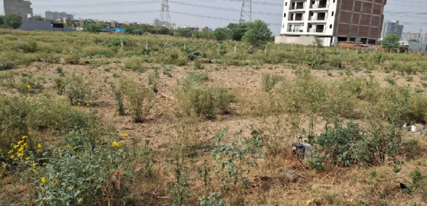 CORNER PLOT ON 24 METRES WIDE ROAD GGN